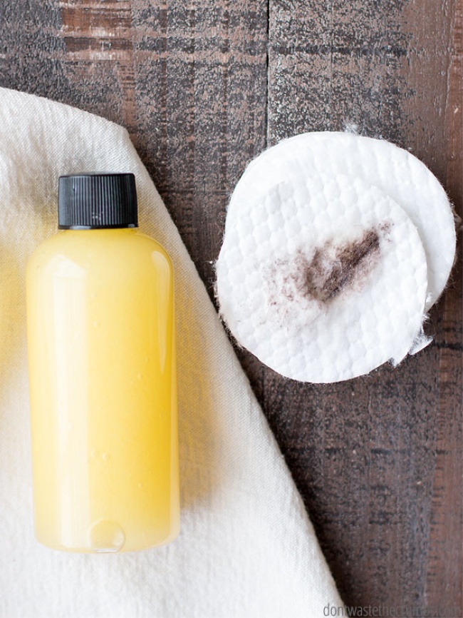 Totally natural homemade makeup remover