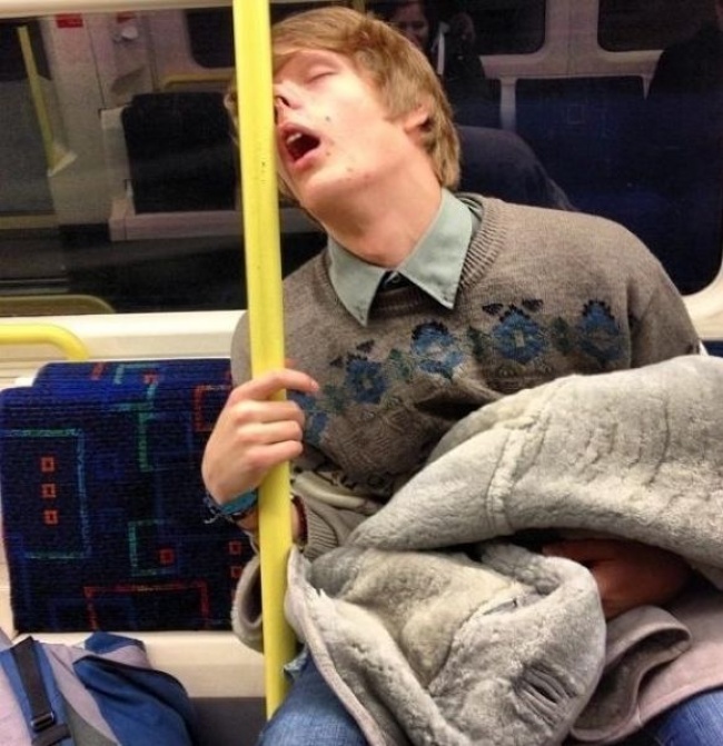 21 Hilarious Pics That Prove People Can Sleep Anywhere