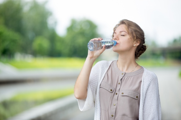 11 Important Signs That You Don't Drink Enough Water