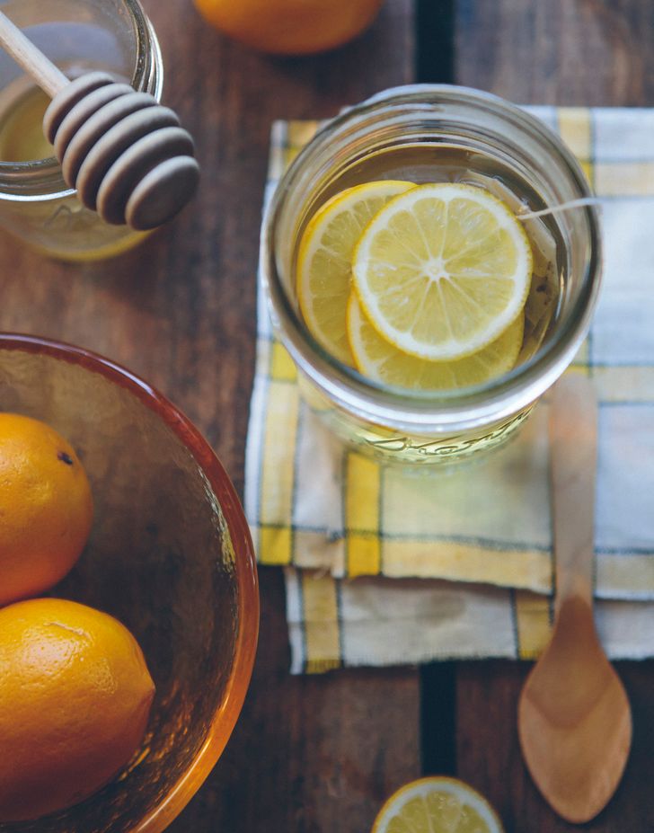8 Things Happen to Your Body When You Drink Lemon Water