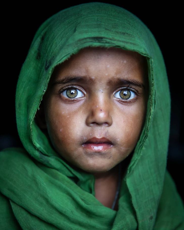 Photographer Captures the Character of Bangladesh in Emotional Portraits